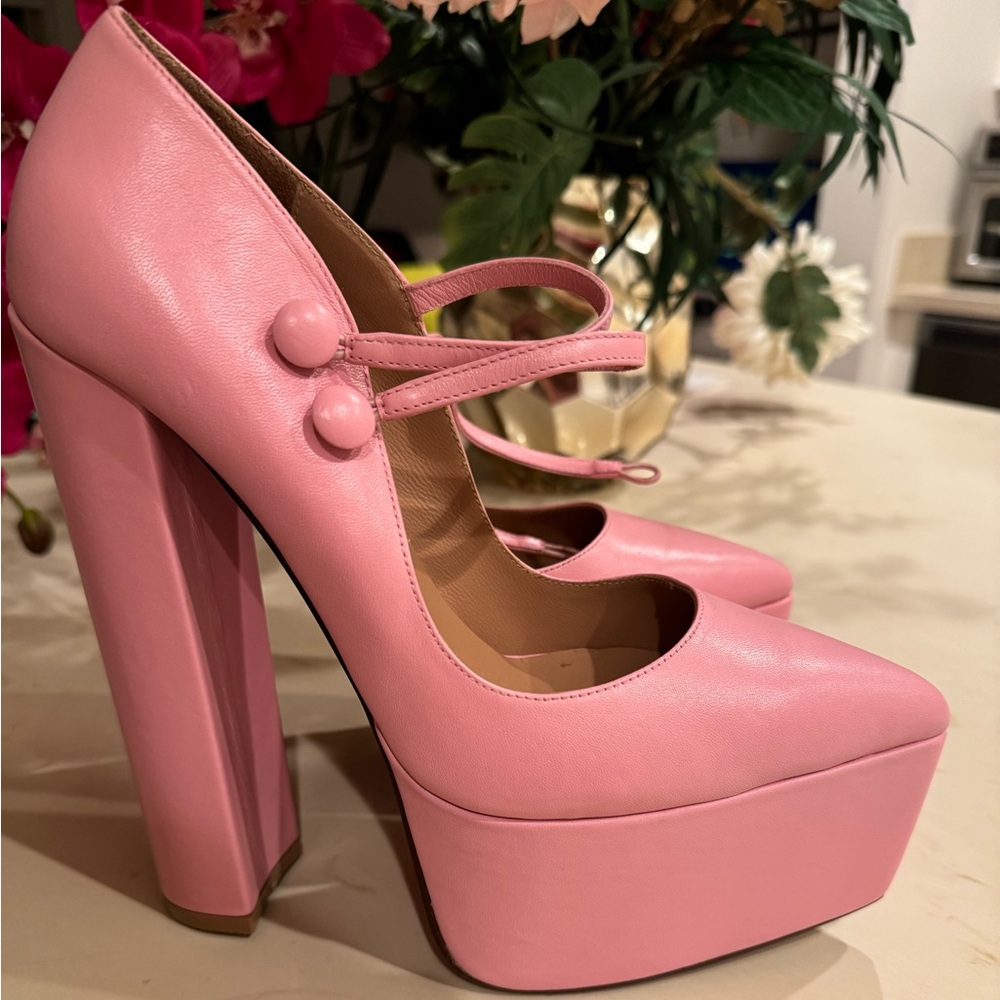 Andrea Wazen
Double Jeu Mary Jane Platform Pumps